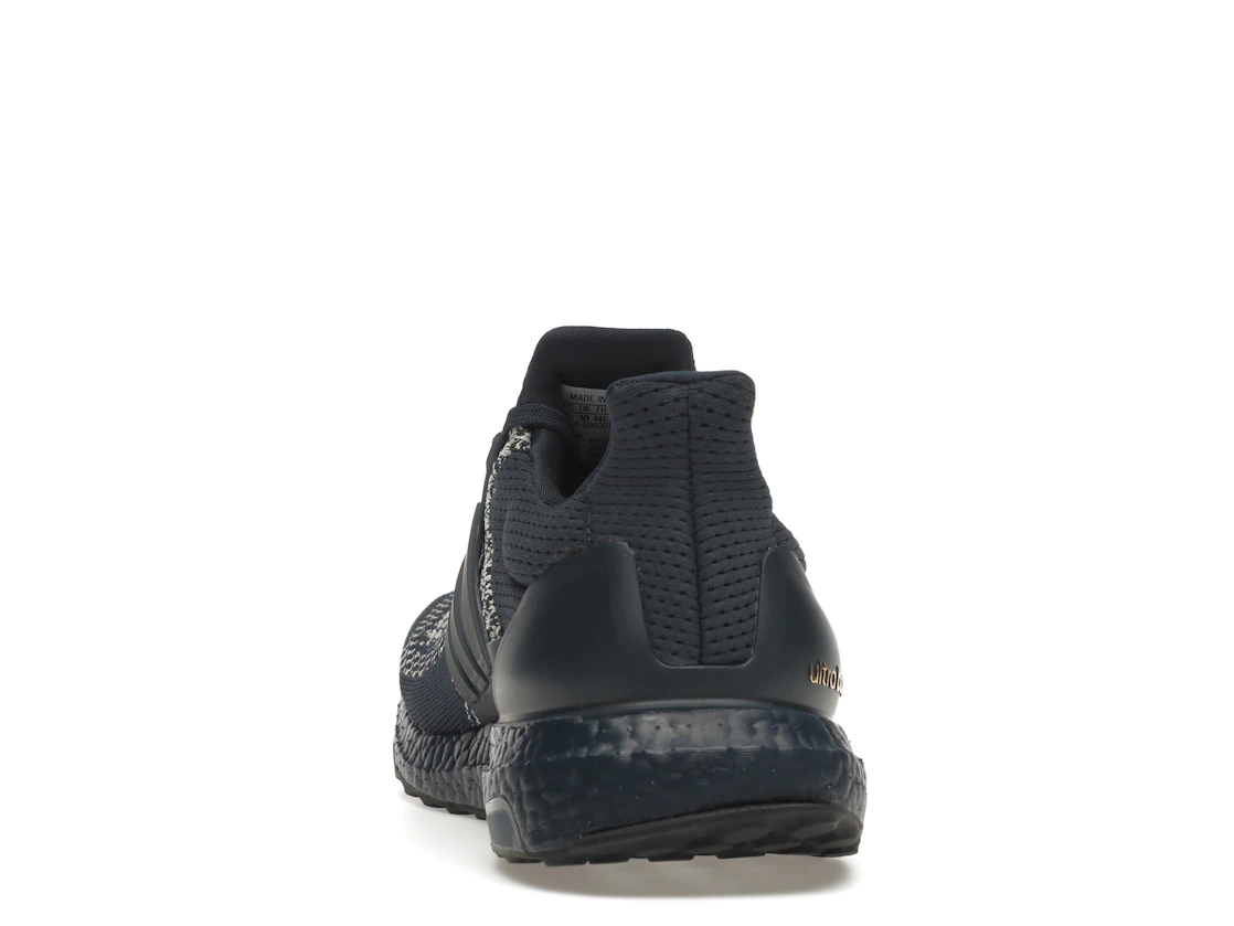 Vue 27 de adidas Ultra Boost 1.0 DNA Crew Navy