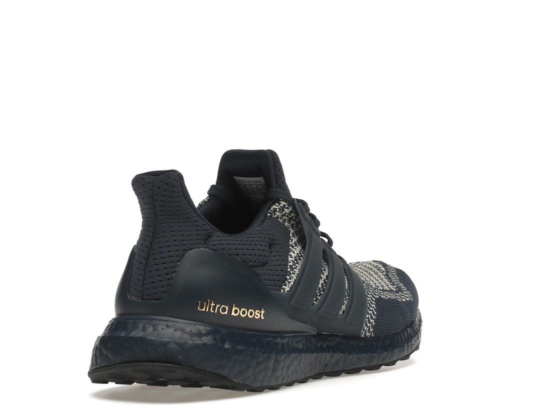 Vue 31 de adidas Ultra Boost 1.0 DNA Crew Navy