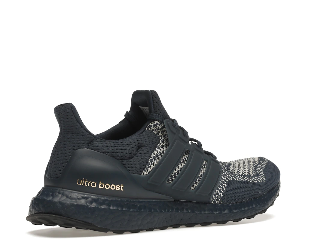 Vue 33 de adidas Ultra Boost 1.0 DNA Crew Navy