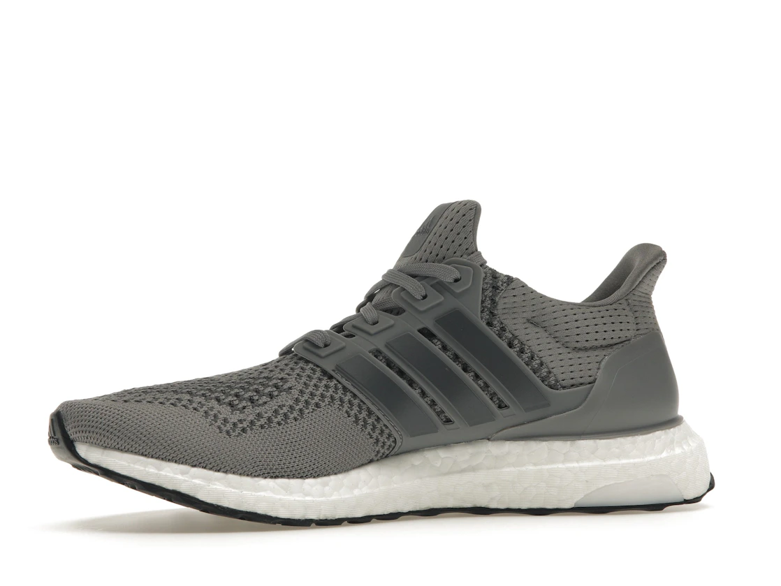 Vue 17 de adidas Ultra Boost 1.0 DNA Grey