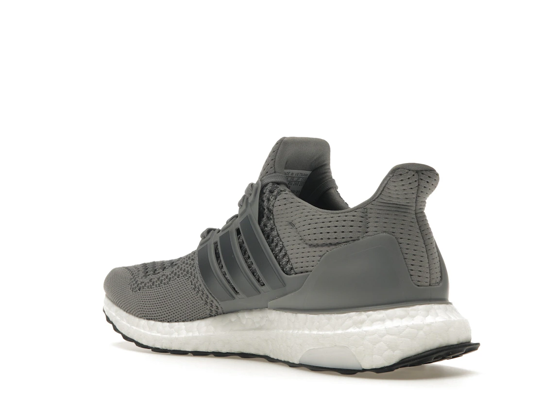 Vue 24 de adidas Ultra Boost 1.0 DNA Grey