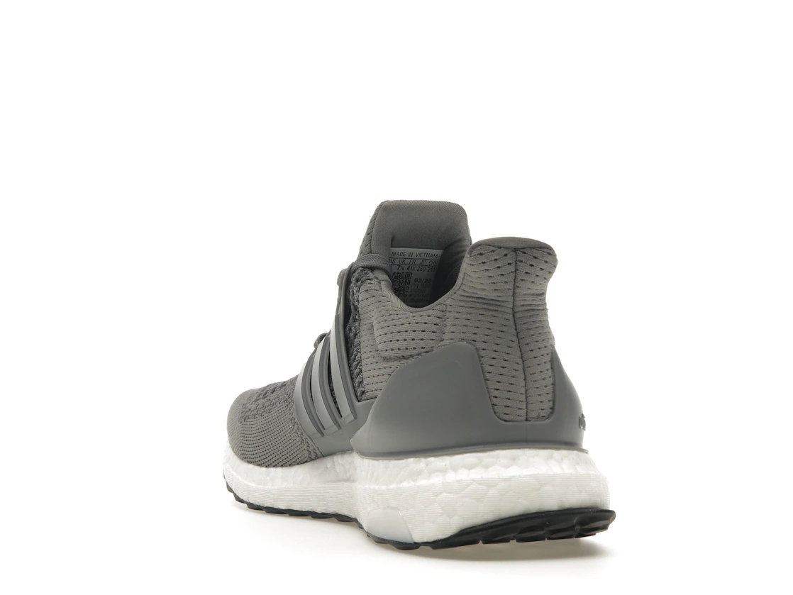 Vue 26 de adidas Ultra Boost 1.0 DNA Grey