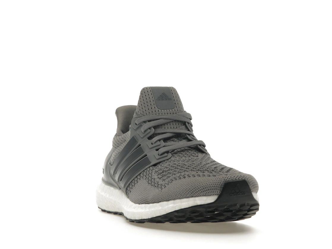 Vue 8 de adidas Ultra Boost 1.0 DNA Grey
