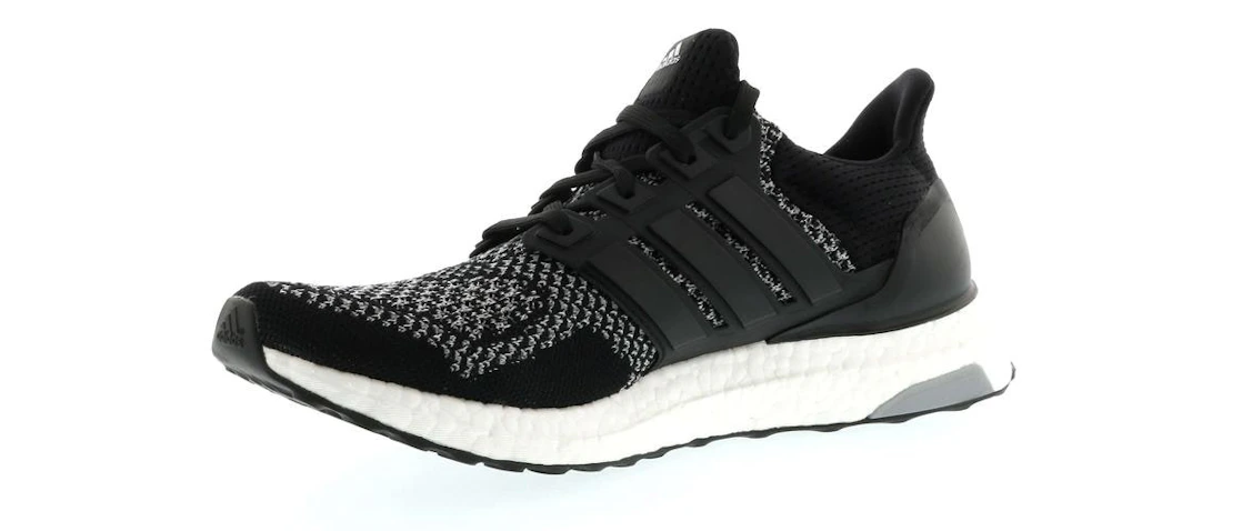Vue 11 de adidas Ultra Boost 1.0 Black Reflective (2015)