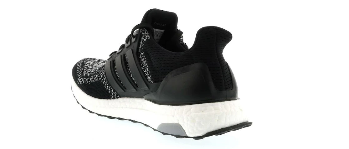 Vue 17 de adidas Ultra Boost 1.0 Black Reflective (2015)