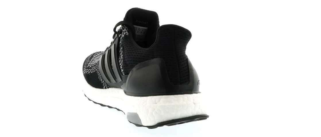 Vue 18 de adidas Ultra Boost 1.0 Black Reflective (2015)