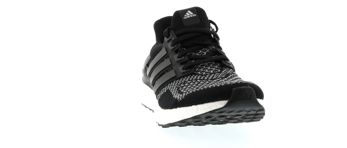 Vue 6 de adidas Ultra Boost 1.0 Black Reflective (2015)