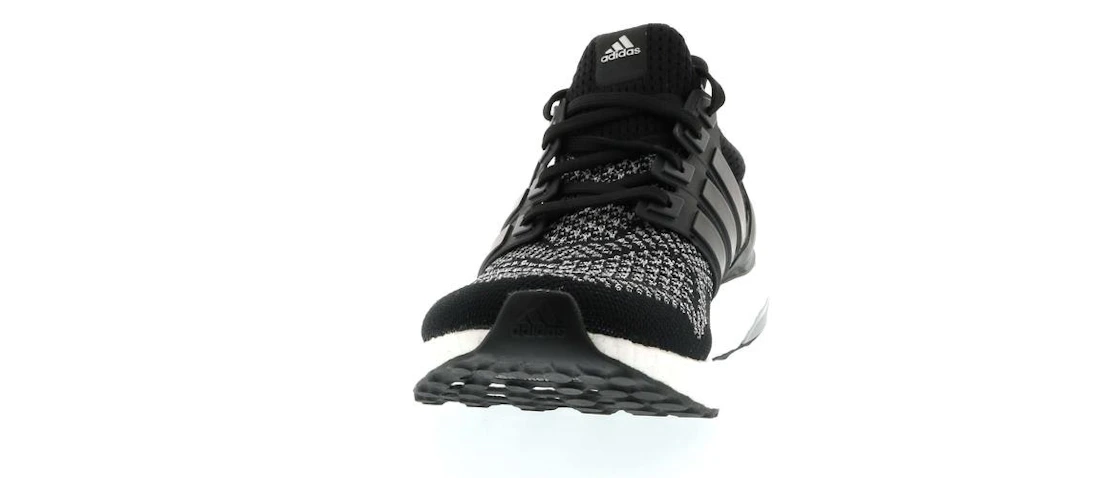 Vue 8 de adidas Ultra Boost 1.0 Black Reflective (2015)