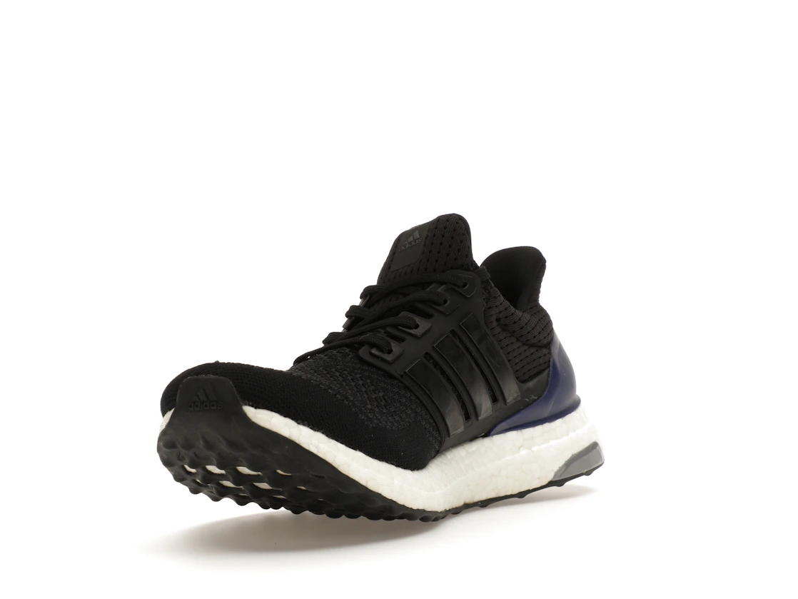 Vue 13 de adidas Ultra Boost 1.0 OG Black Gold Purple