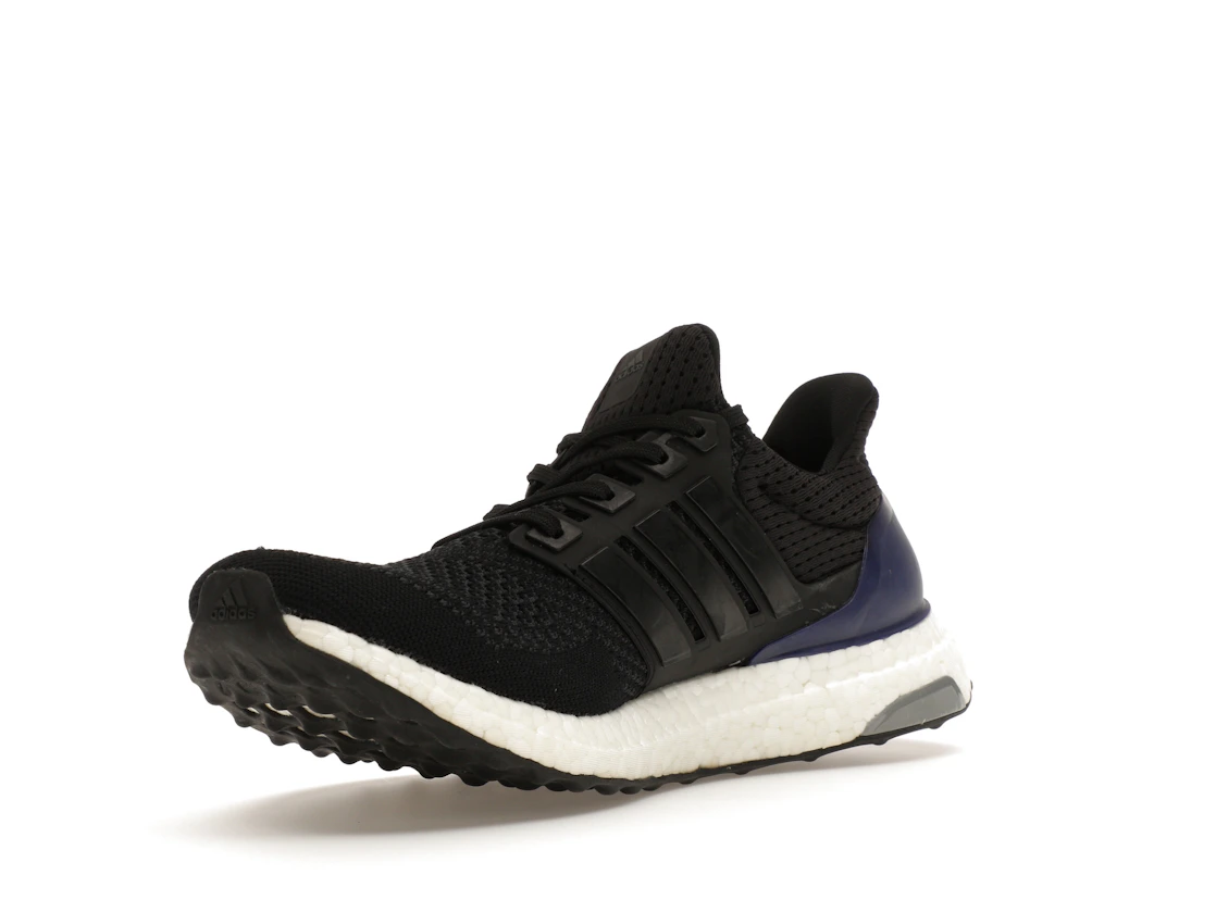 Vue 14 de adidas Ultra Boost 1.0 OG Black Gold Purple
