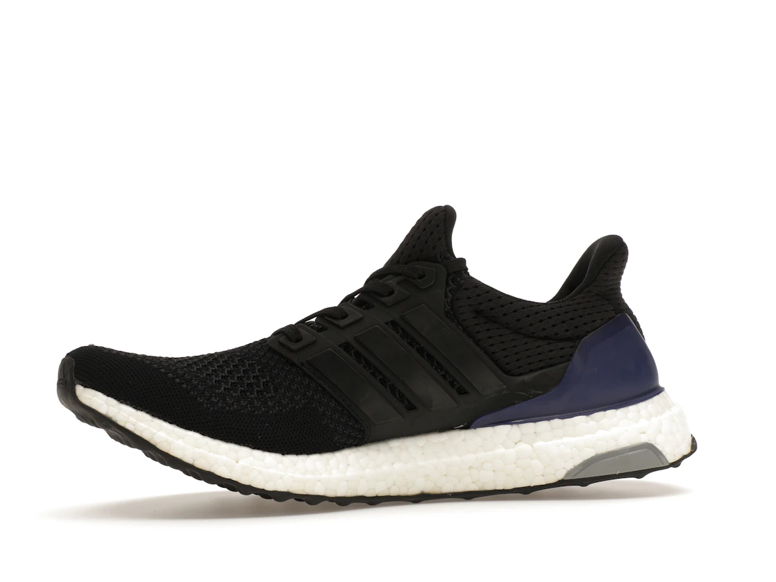 Vue 17 de adidas Ultra Boost 1.0 OG Black Gold Purple