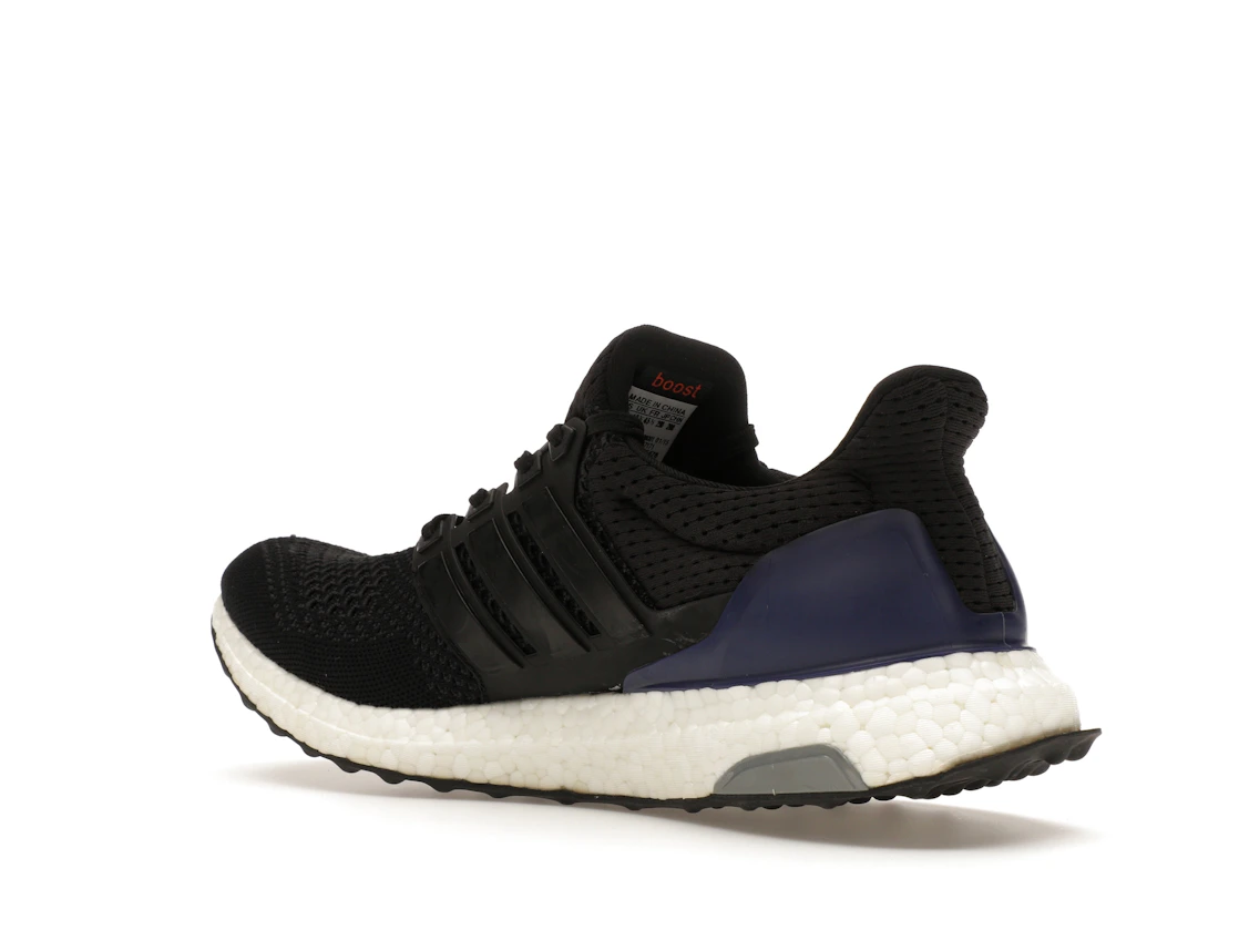 Vue 23 de adidas Ultra Boost 1.0 OG Black Gold Purple