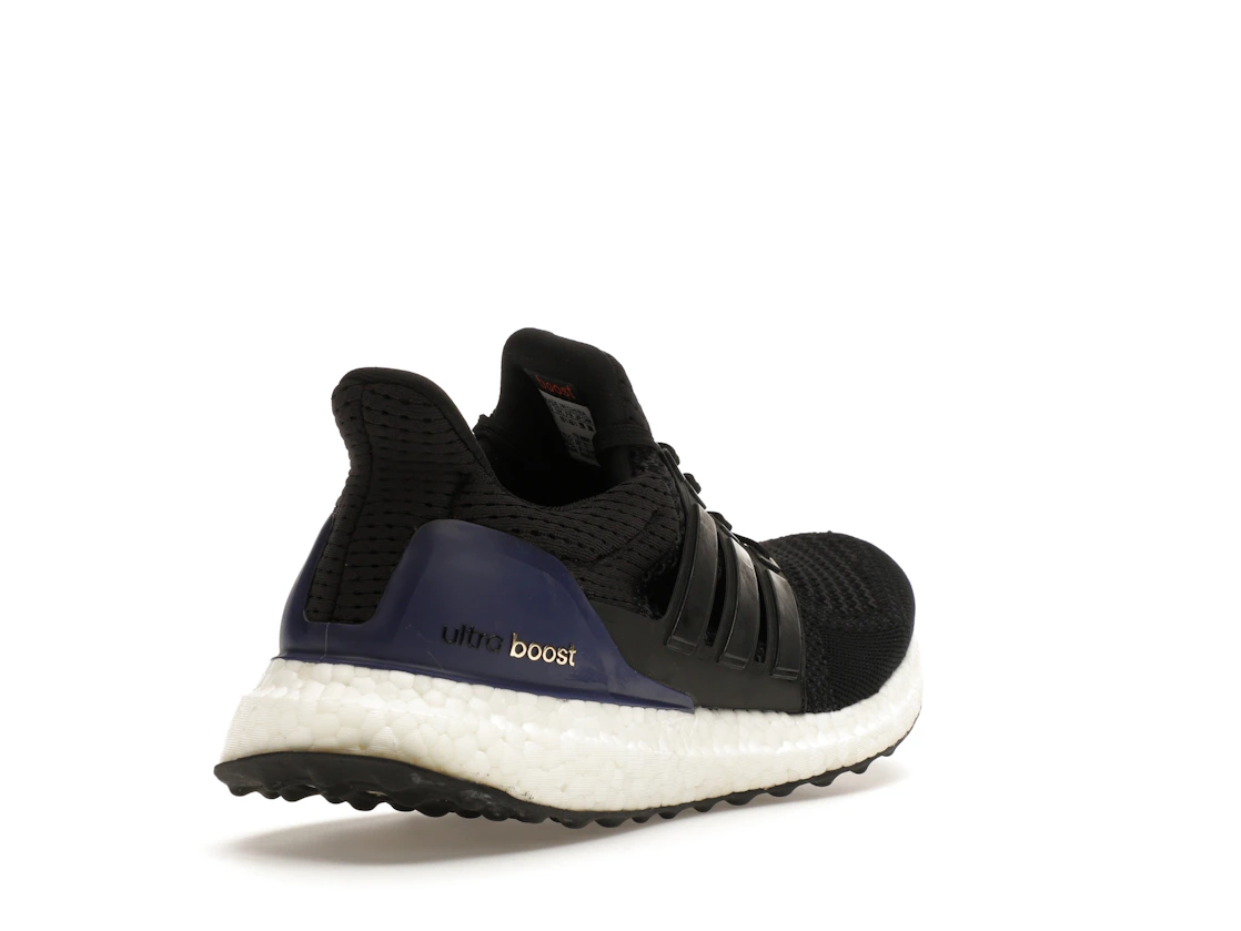 Vue 31 de adidas Ultra Boost 1.0 OG Black Gold Purple
