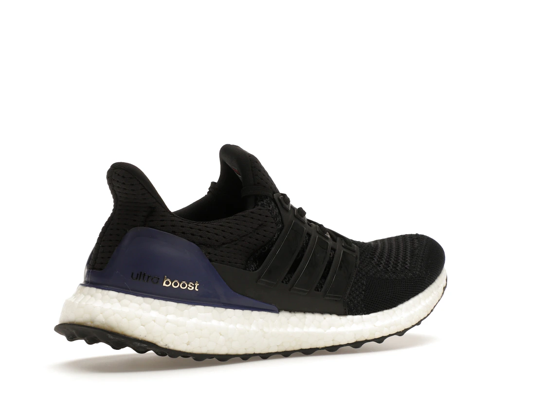 Vue 33 de adidas Ultra Boost 1.0 OG Black Gold Purple
