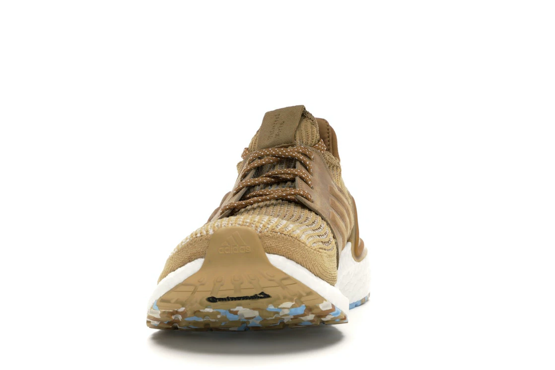 Vue 11 de adidas Ultra Boost 19 Universal Works Sand