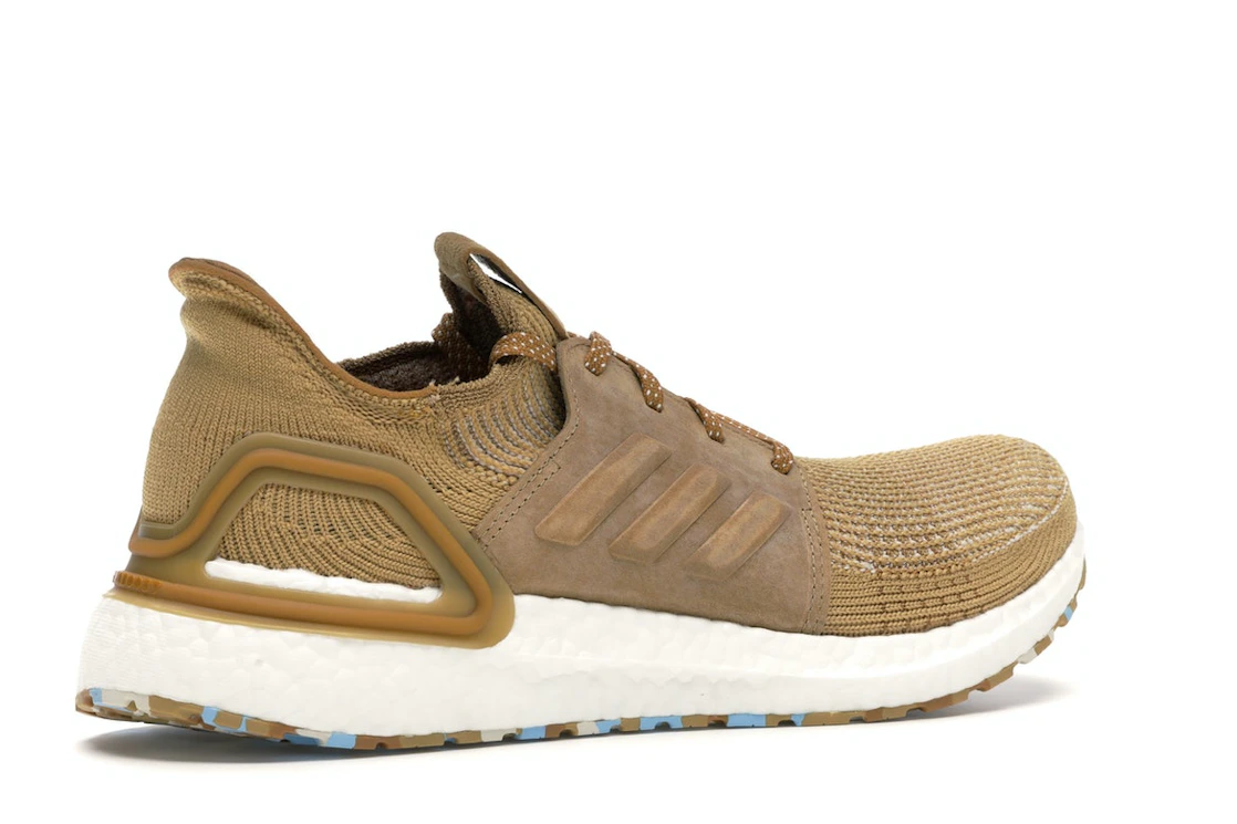 Vue 34 de adidas Ultra Boost 19 Universal Works Sand