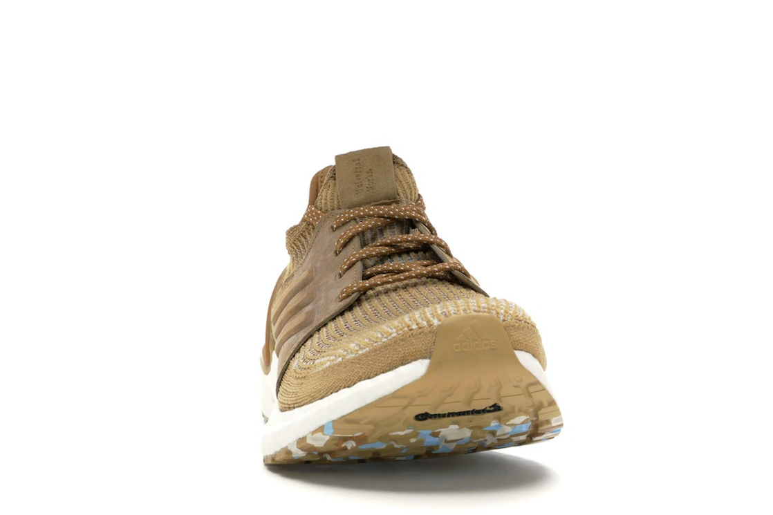 Vue 9 de adidas Ultra Boost 19 Universal Works Sand