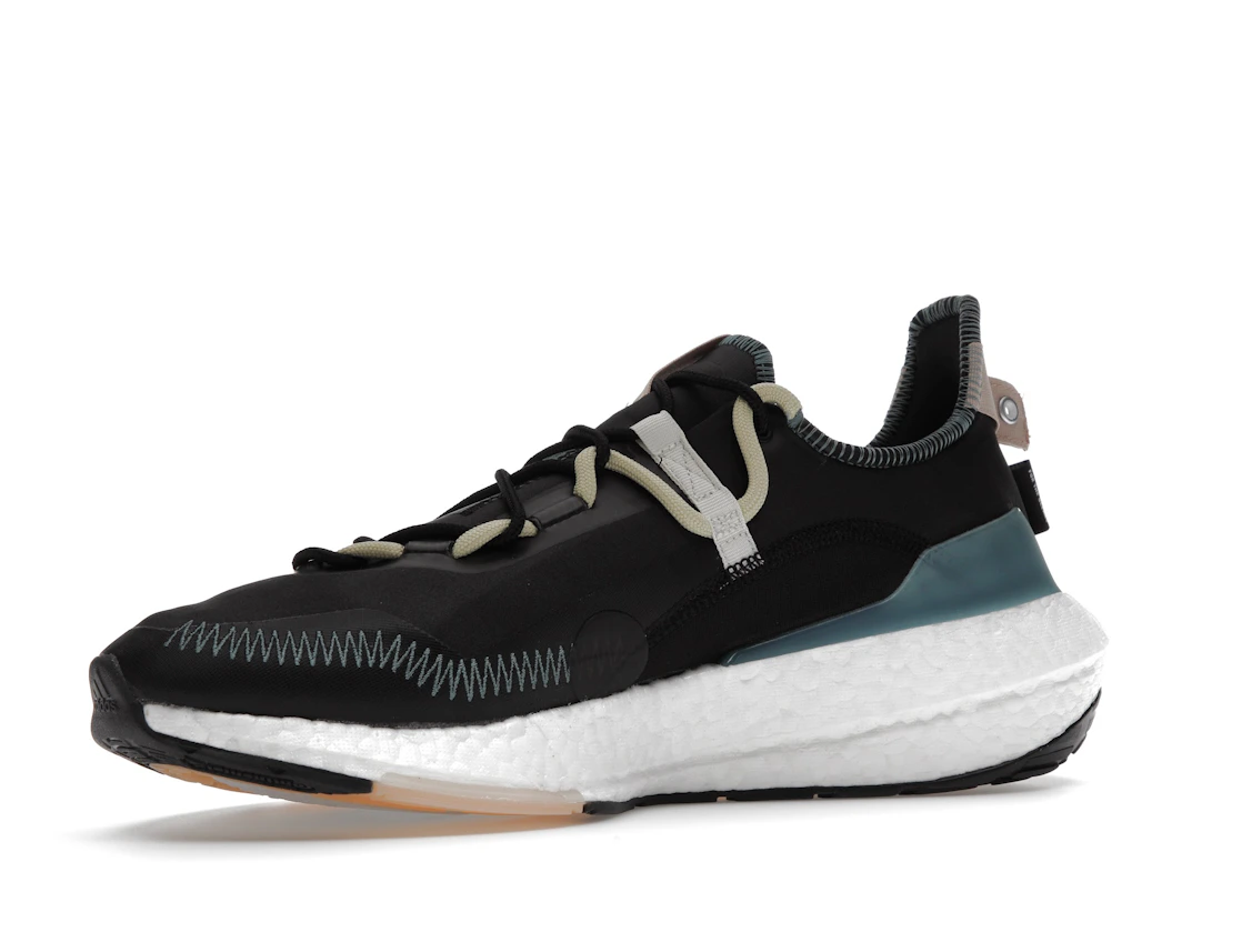 Vue 16 de adidas Ultra Boost 21 Parley Carbon