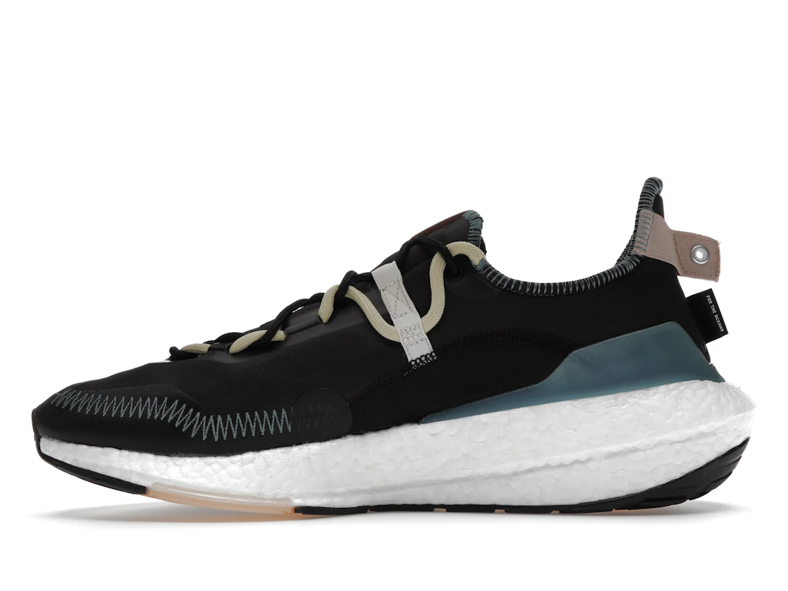 Vue 19 de adidas Ultra Boost 21 Parley Carbon