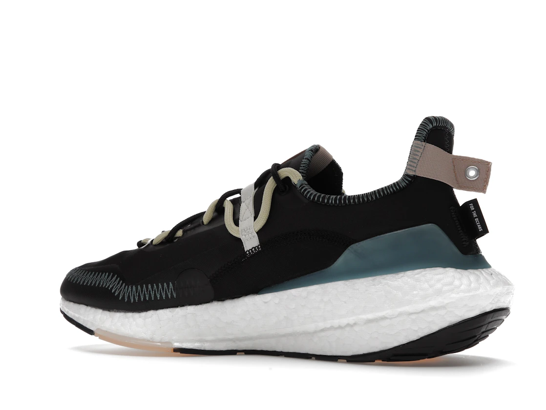 Vue 22 de adidas Ultra Boost 21 Parley Carbon