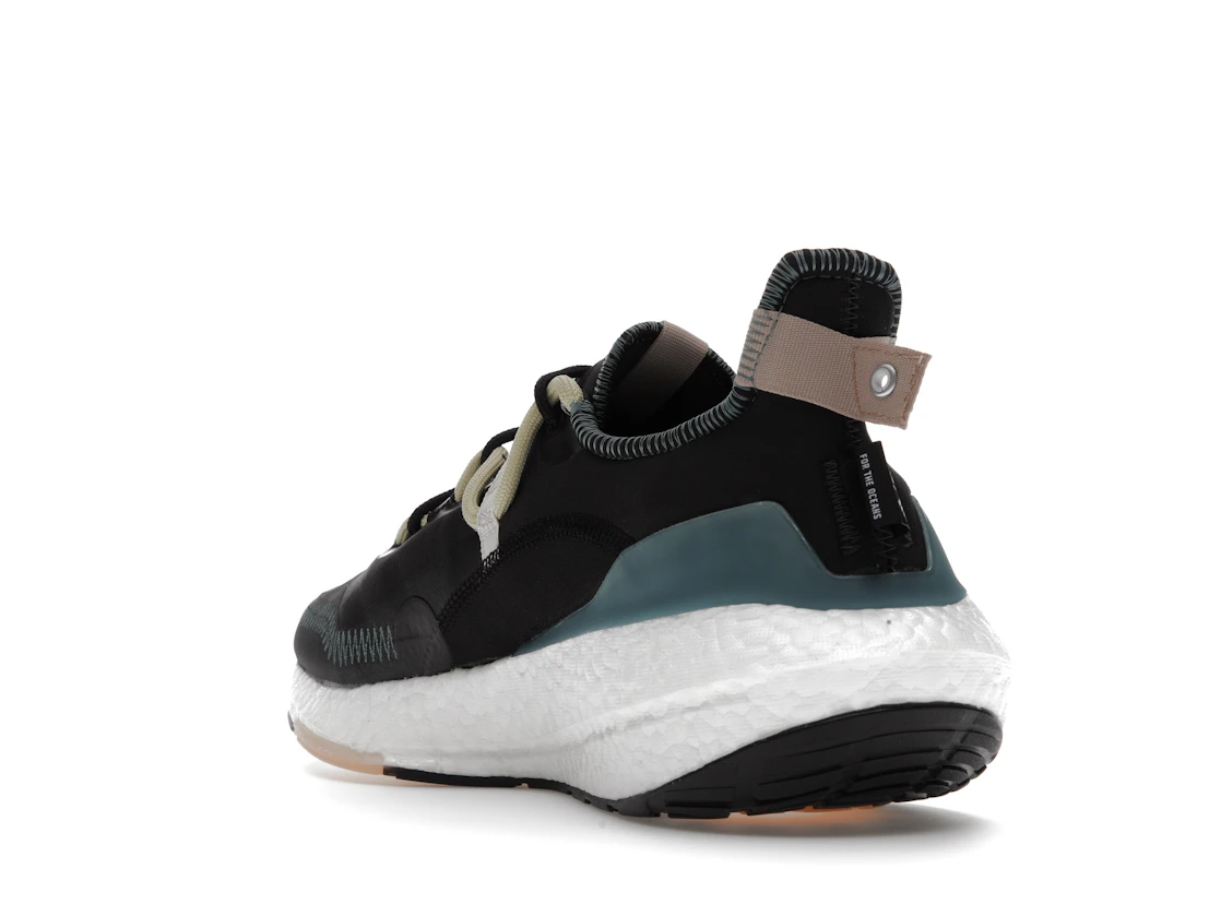 Vue 25 de adidas Ultra Boost 21 Parley Carbon