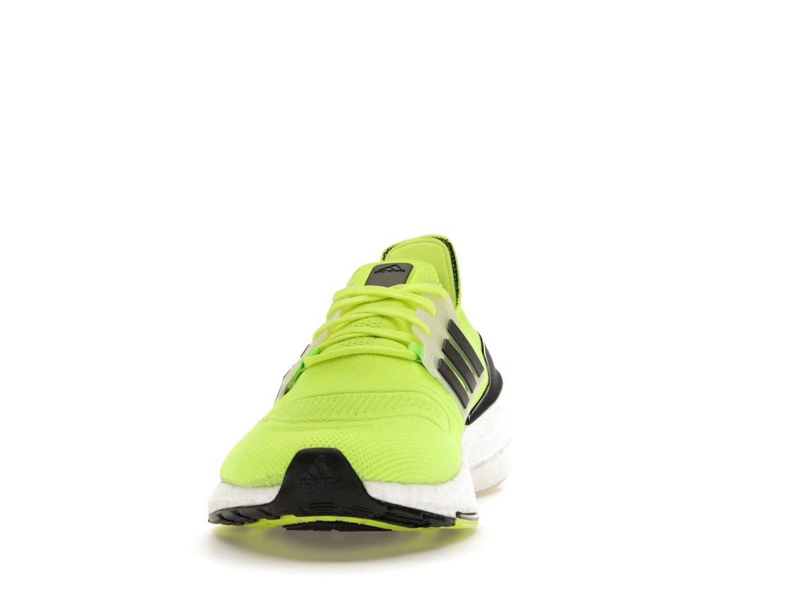 Vue 11 de adidas Ultra Boost 22 Solar Yellow