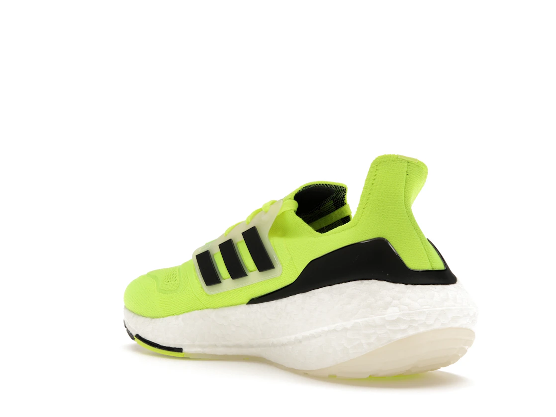 Vue 24 de adidas Ultra Boost 22 Solar Yellow