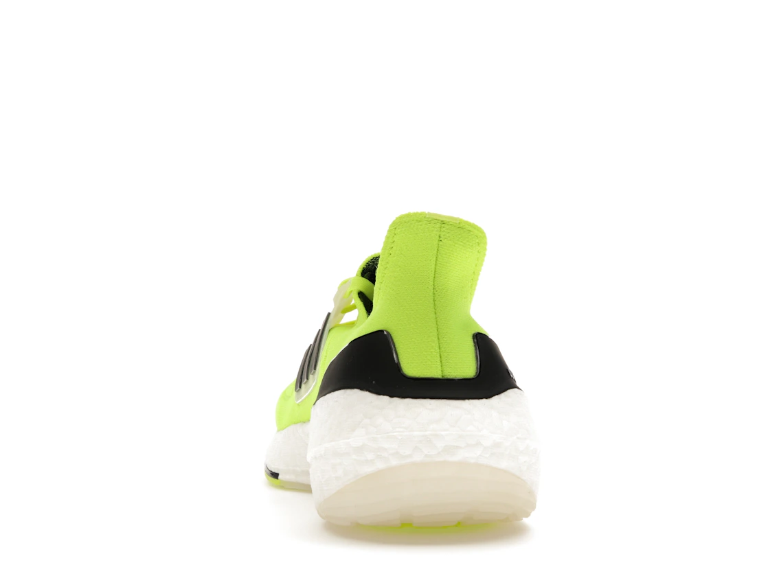 Vue 27 de adidas Ultra Boost 22 Solar Yellow