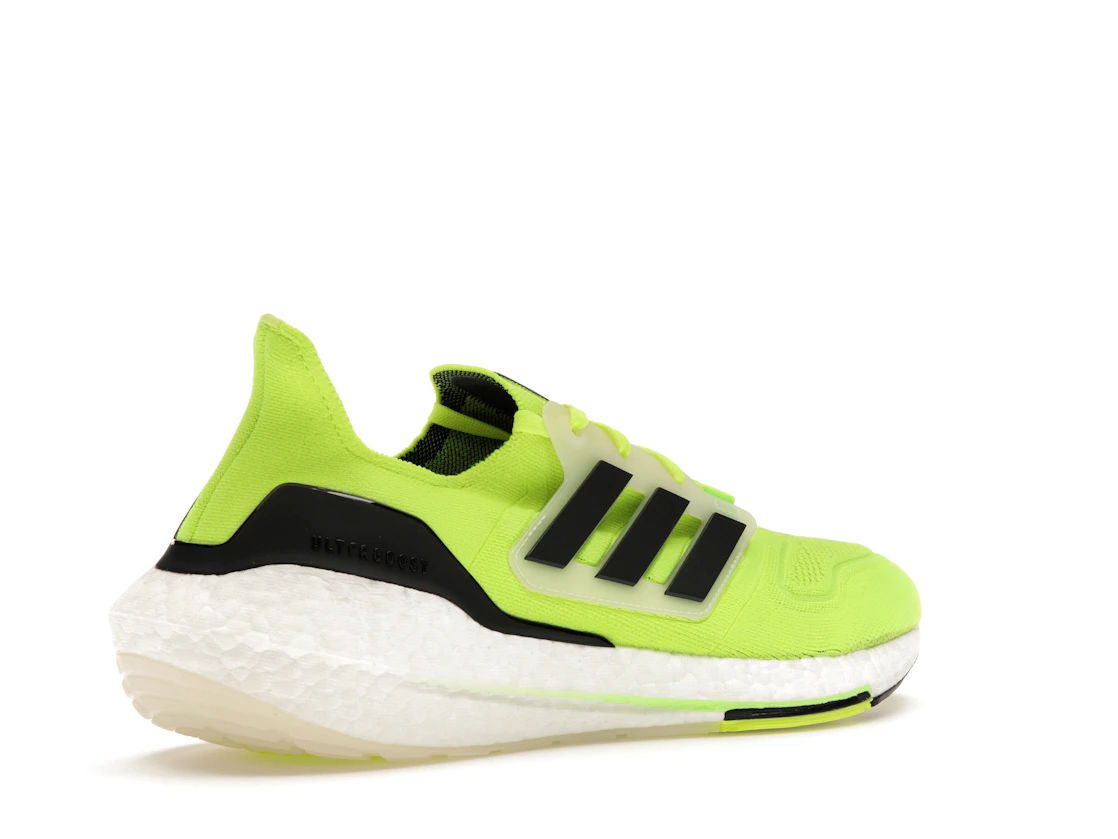 Vue 33 de adidas Ultra Boost 22 Solar Yellow