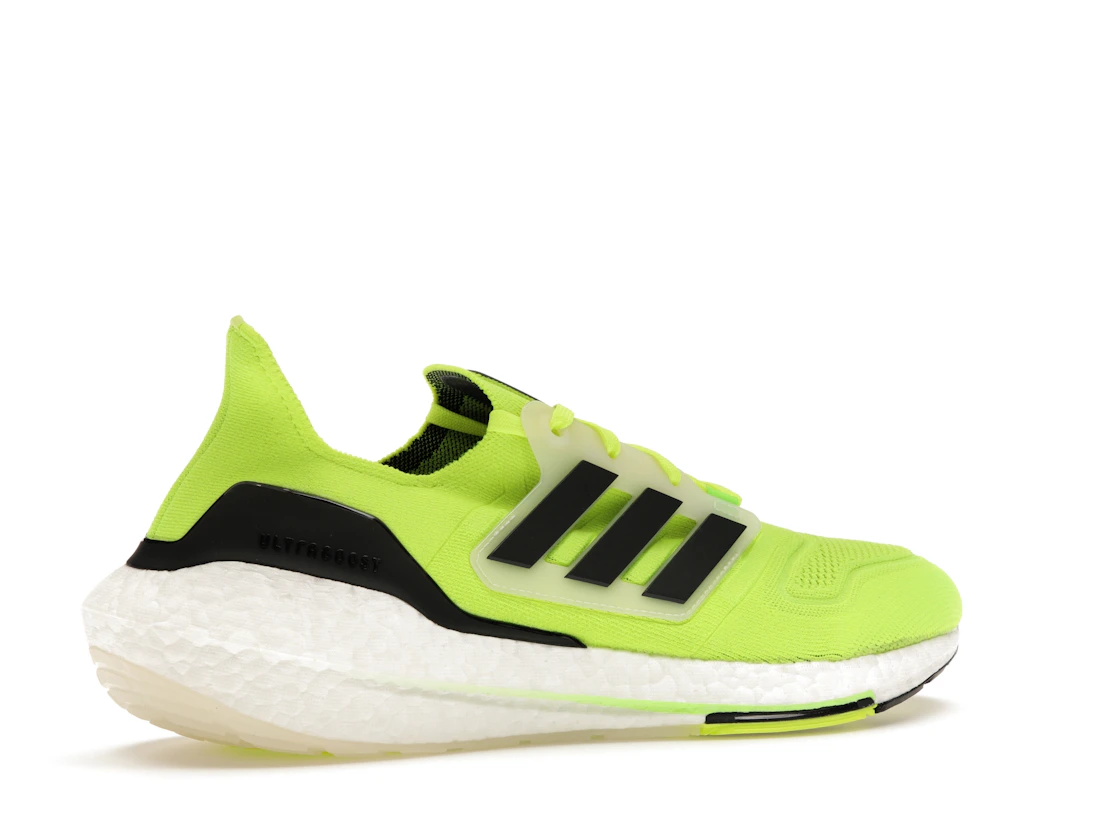 Vue 34 de adidas Ultra Boost 22 Solar Yellow