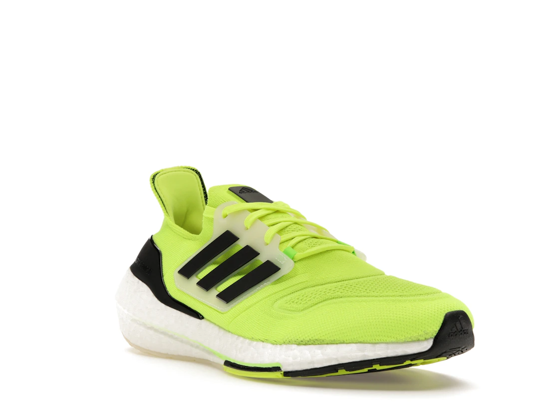 Vue 6 de adidas Ultra Boost 22 Solar Yellow