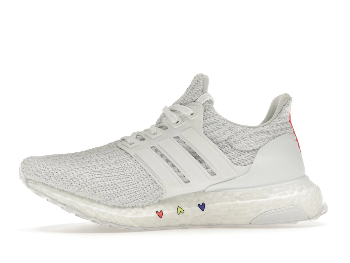 Vue 18 de adidas Ultra Boost 4.0 DNA Hearts Pack White 