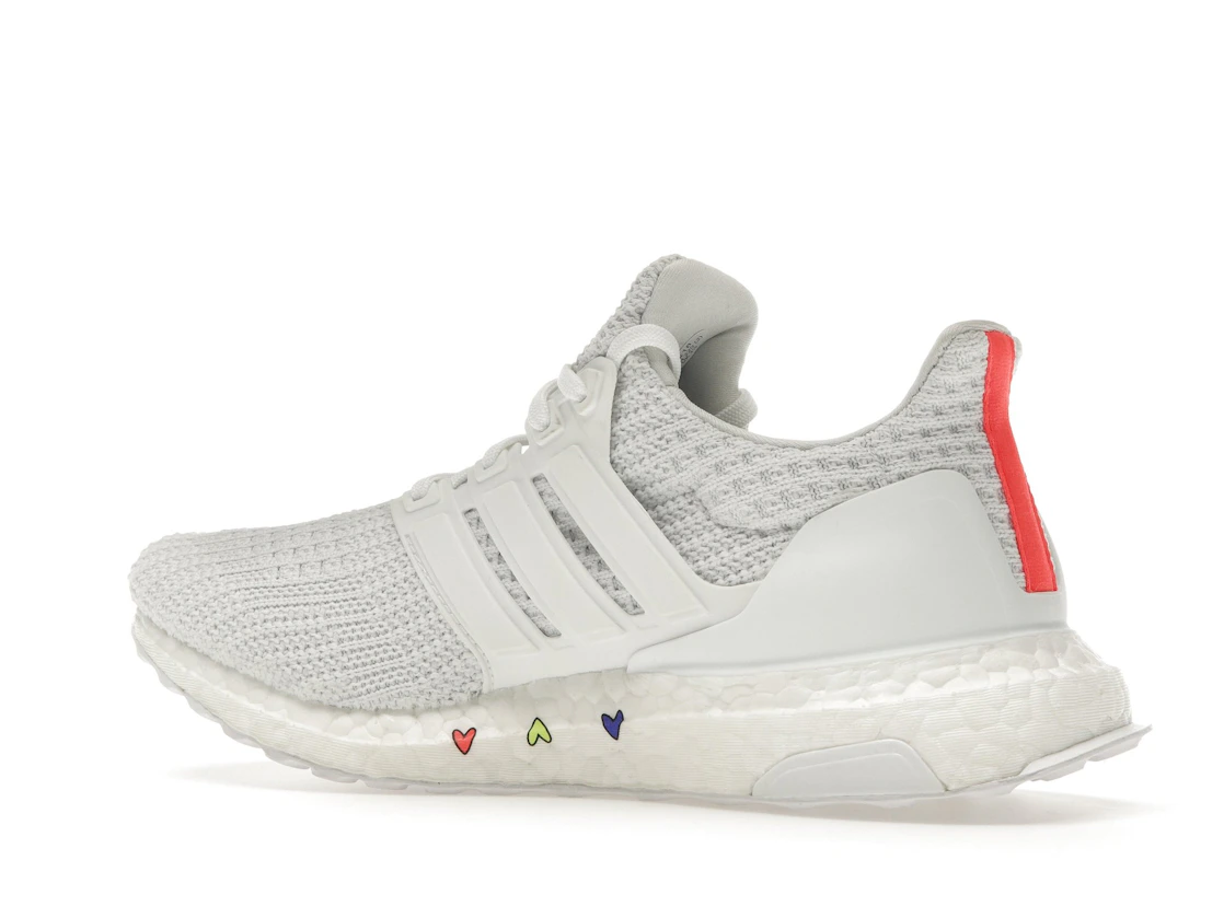 Vue 22 de adidas Ultra Boost 4.0 DNA Hearts Pack White 