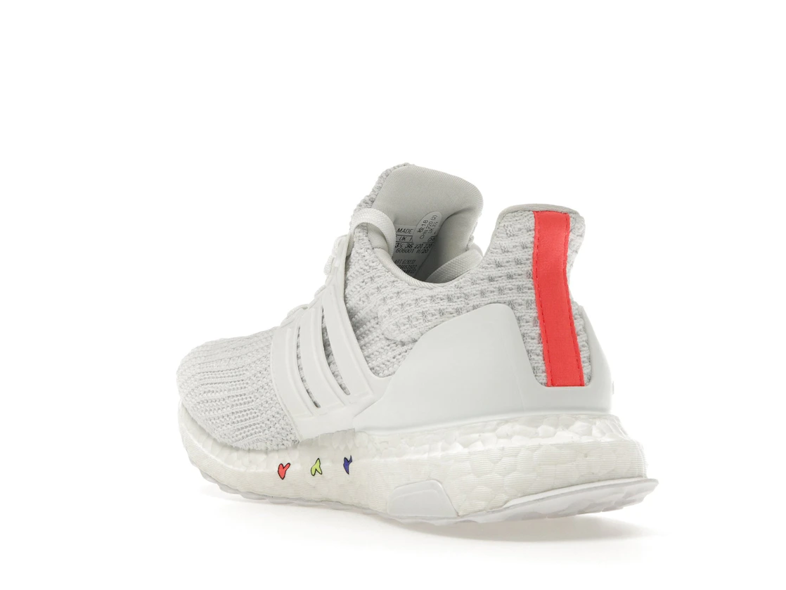 Vue 25 de adidas Ultra Boost 4.0 DNA Hearts Pack White 