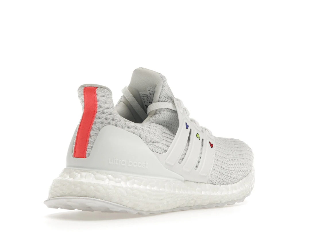 Vue 32 de adidas Ultra Boost 4.0 DNA Hearts Pack White 