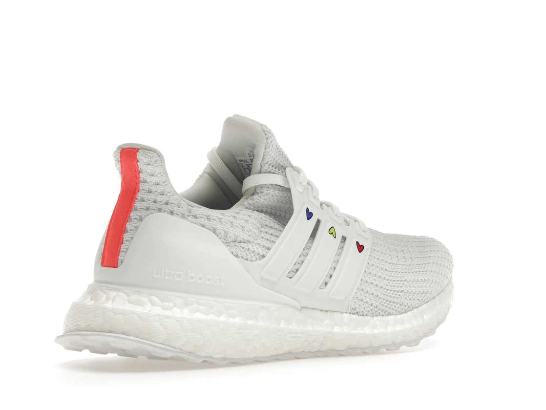 Vue 33 de adidas Ultra Boost 4.0 DNA Hearts Pack White 