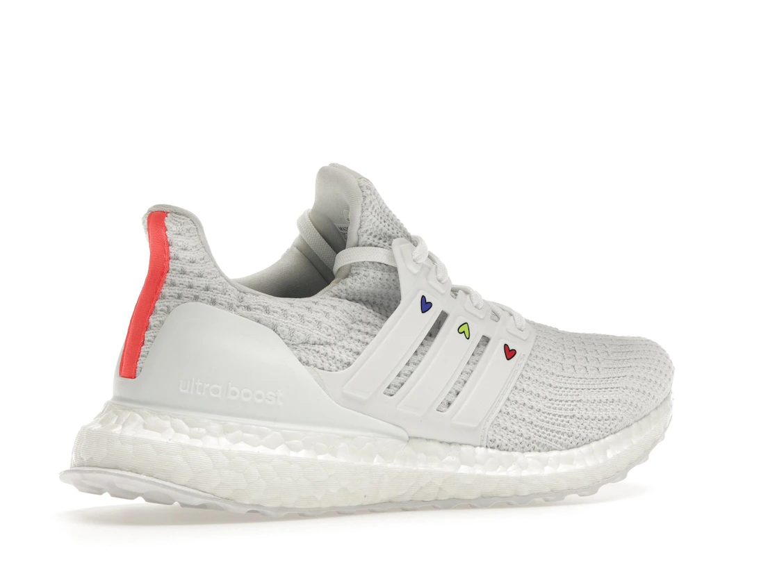 Vue 34 de adidas Ultra Boost 4.0 DNA Hearts Pack White 