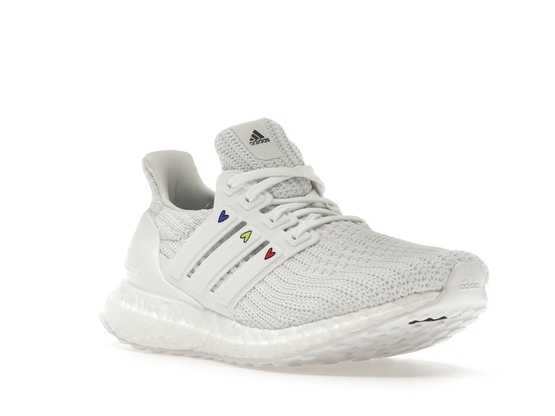 Vue 6 de adidas Ultra Boost 4.0 DNA Hearts Pack White 