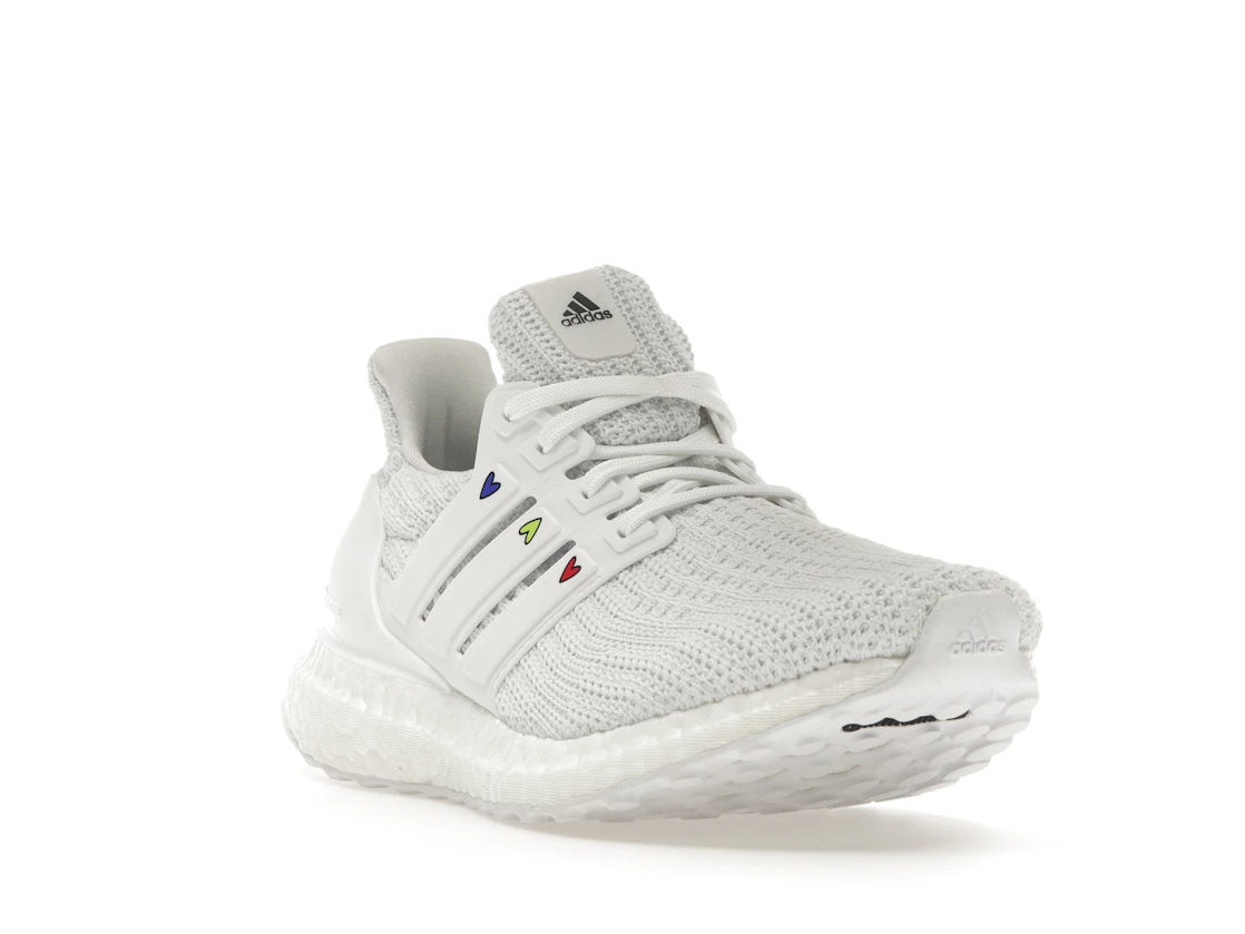 Vue 7 de adidas Ultra Boost 4.0 DNA Hearts Pack White 