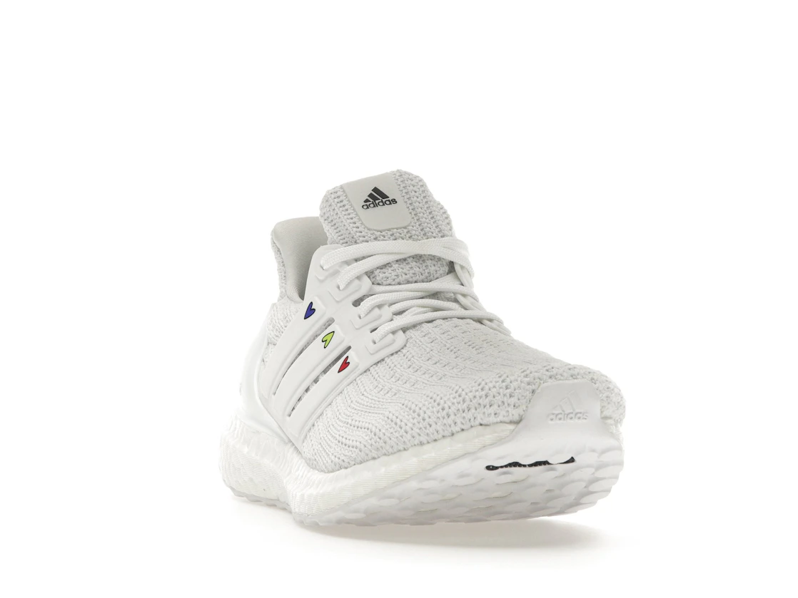 Vue 8 de adidas Ultra Boost 4.0 DNA Hearts Pack White 
