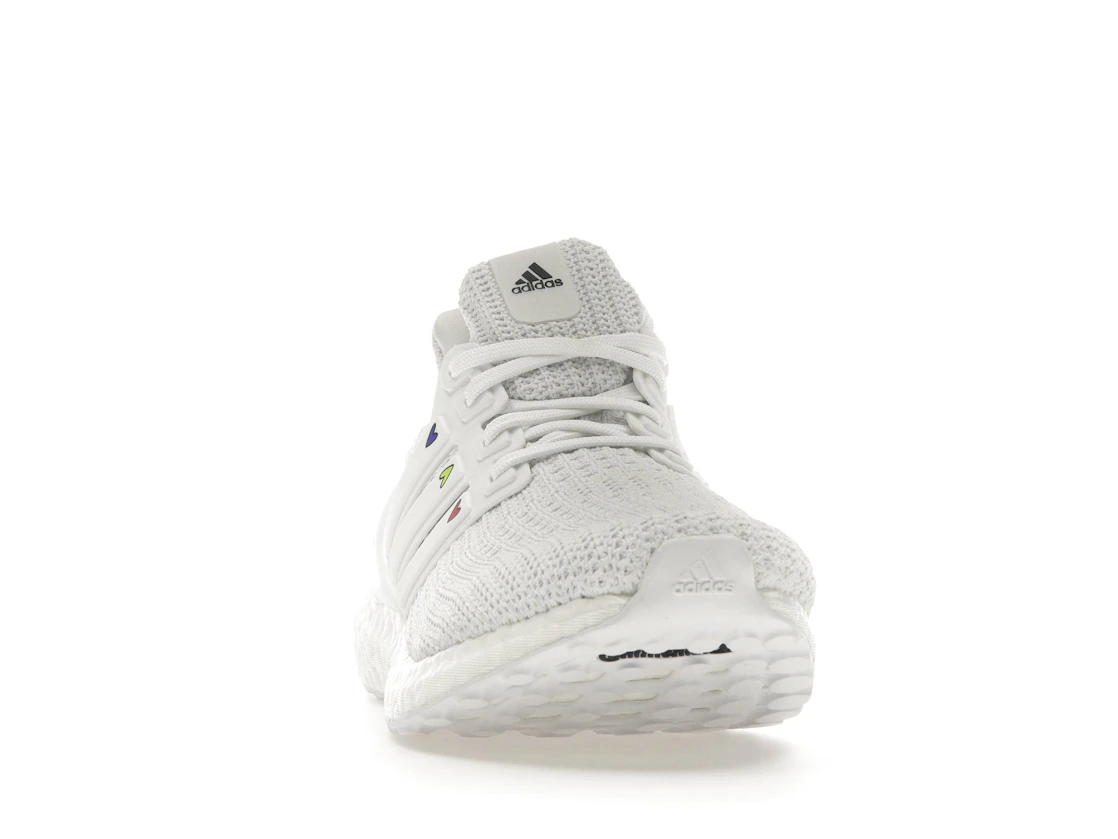 Vue 9 de adidas Ultra Boost 4.0 DNA Hearts Pack White 
