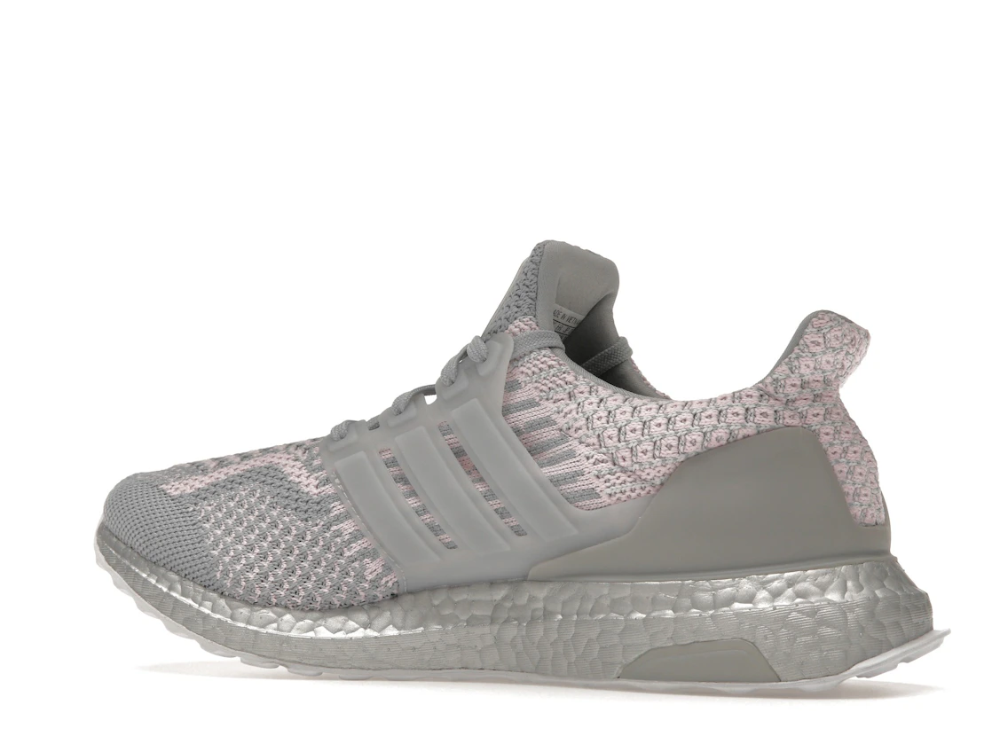 Vue 22 de adidas Ultra Boost 5.0 DNA Halo Silver 
