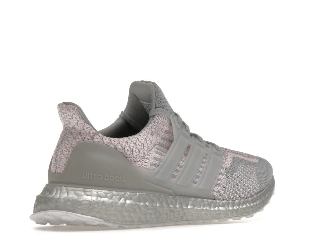 Vue 33 de adidas Ultra Boost 5.0 DNA Halo Silver 