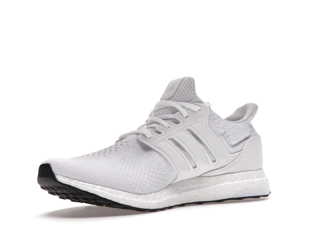 Vue 15 de adidas Ultra Boost 5.0 DNA Triple White