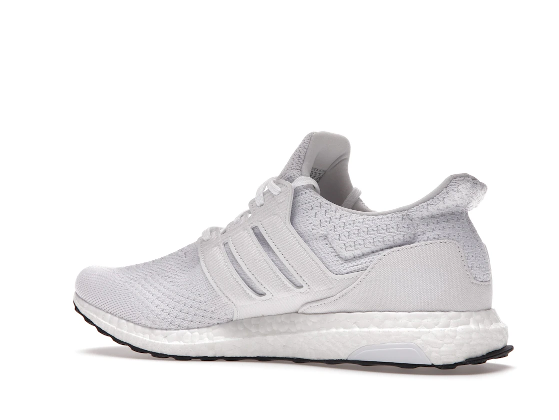 Vue 22 de adidas Ultra Boost 5.0 DNA Triple White