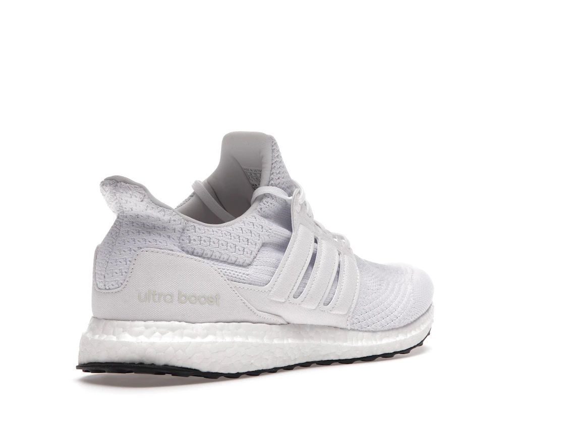 Vue 32 de adidas Ultra Boost 5.0 DNA Triple White