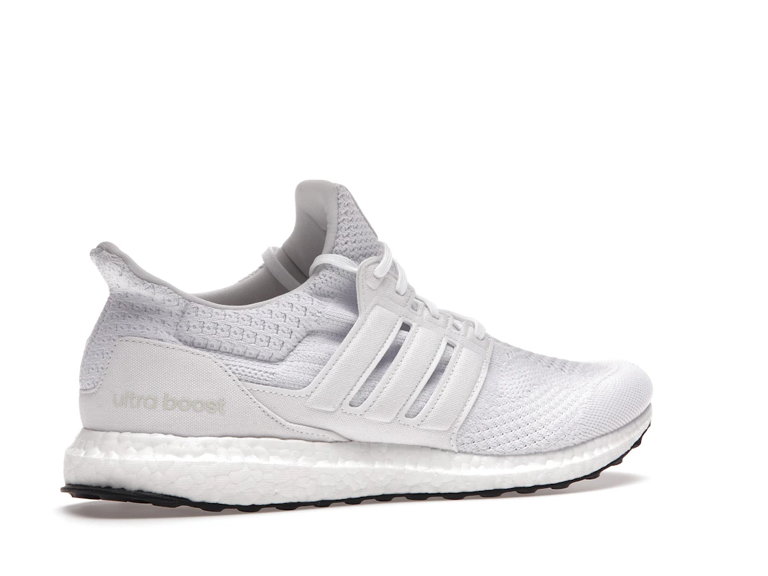 Vue 34 de adidas Ultra Boost 5.0 DNA Triple White