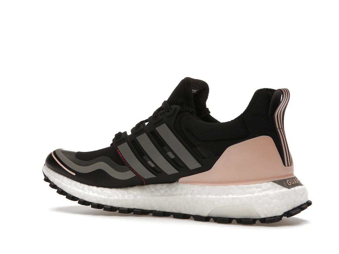 Vue 22 de adidas Ultra Boost Guard Black Grey Pink 