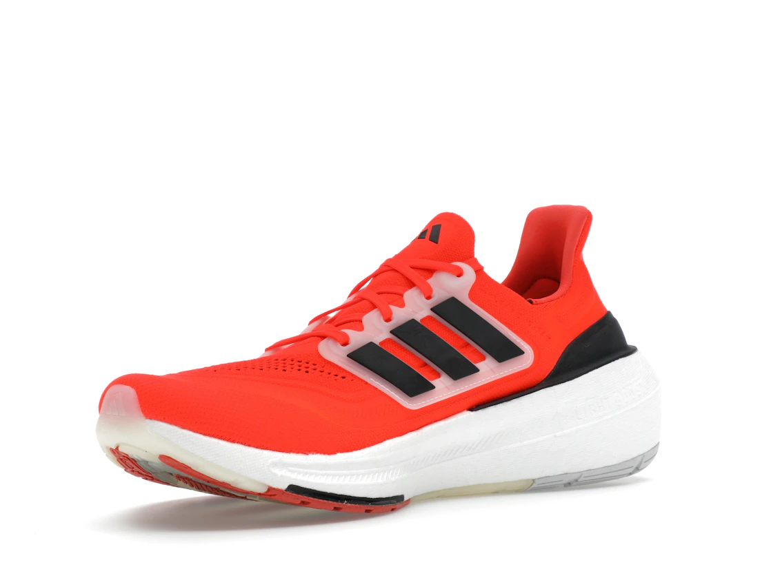 Vue 15 de adidas Ultra Boost Light Solar Red Black White