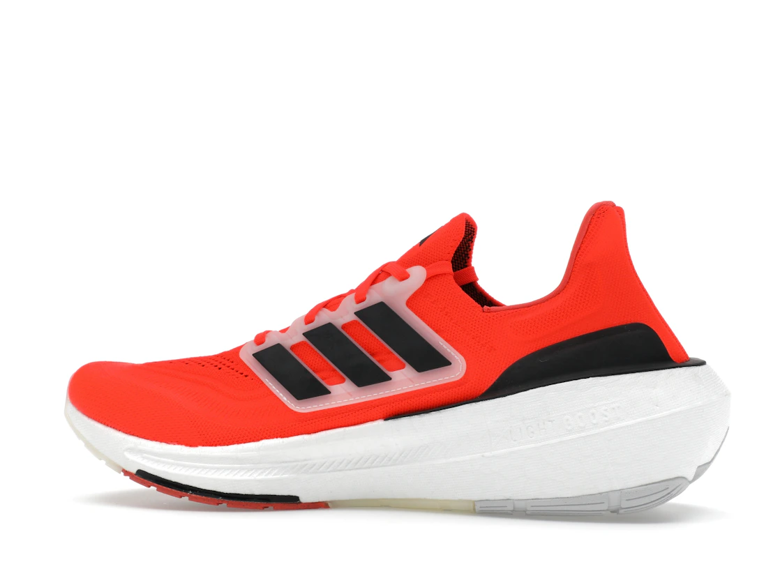 Vue 21 de adidas Ultra Boost Light Solar Red Black White